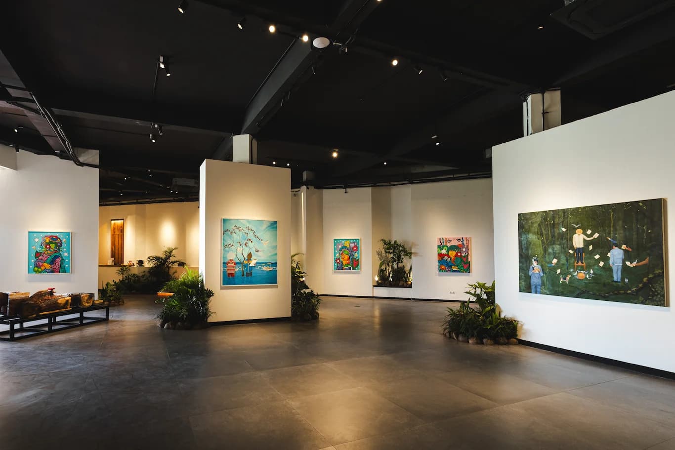 Labyrinth Art Gallery - image 1